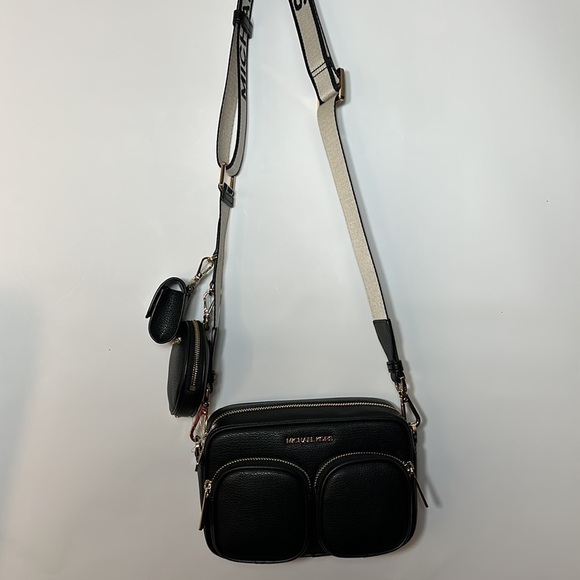 Michael Kors leather Jet Set travel crossbody black tech pocket pouches AirPods - Picture 6 of 12